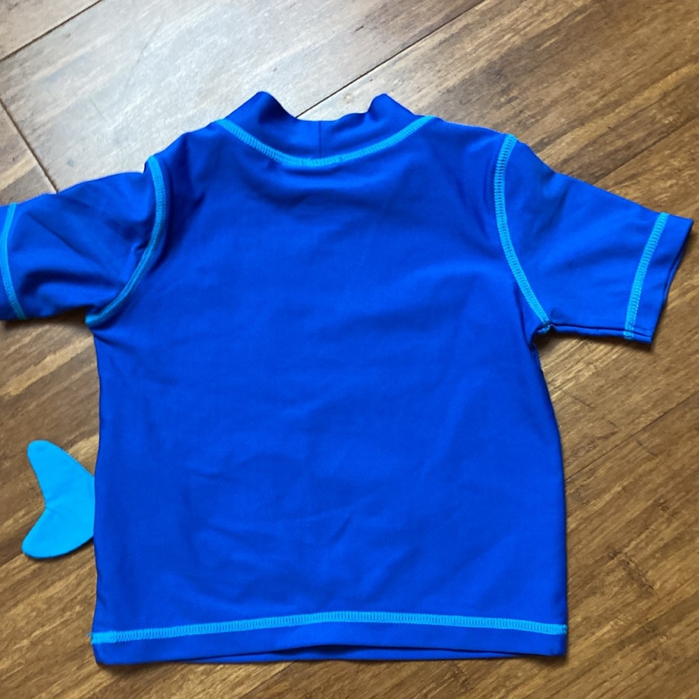 Carters Rash Guard Swim Trunk Set 12M - Picture 6 of 11